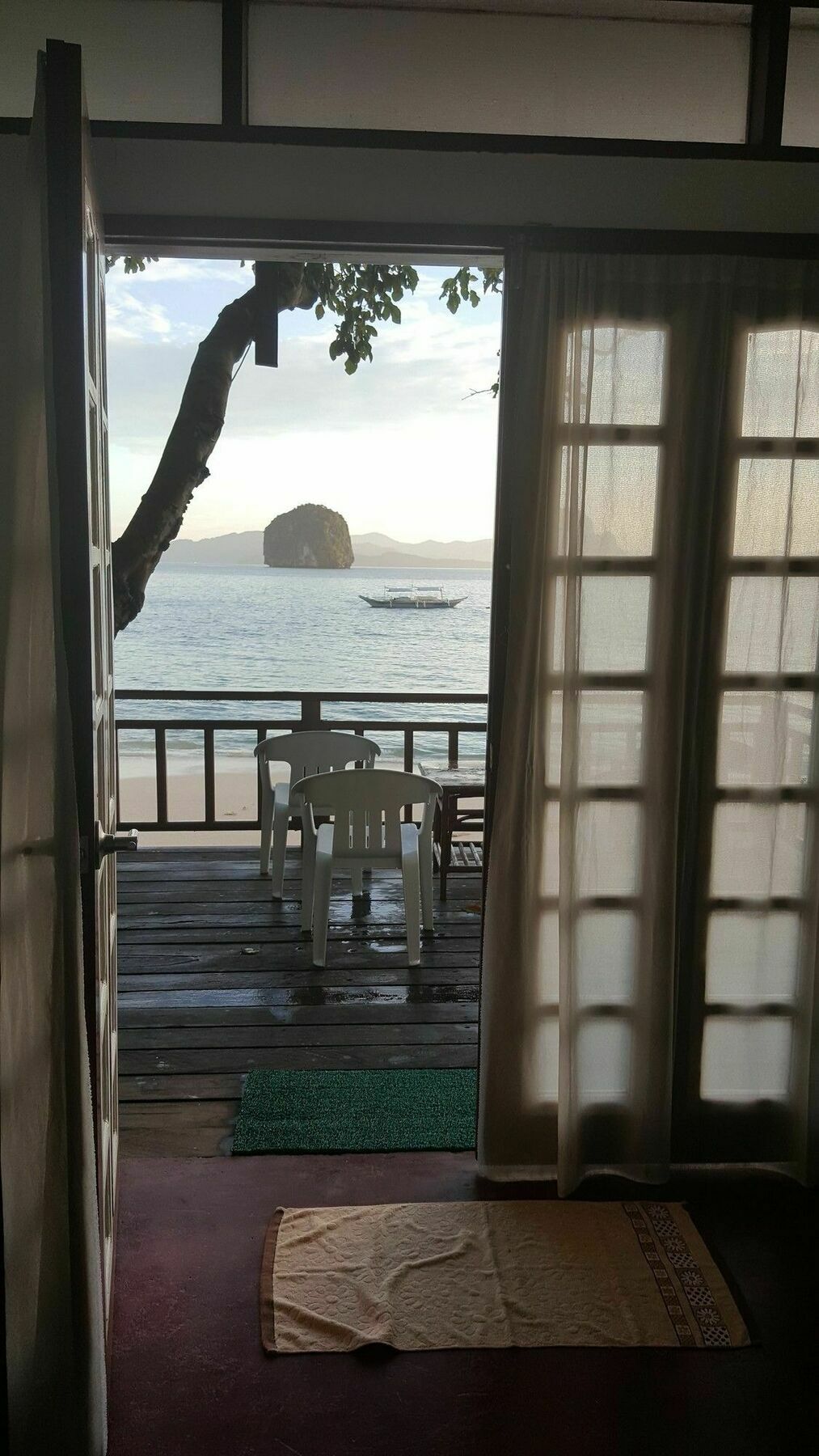 Alternative Beach Cottages El Nido Exterior photo