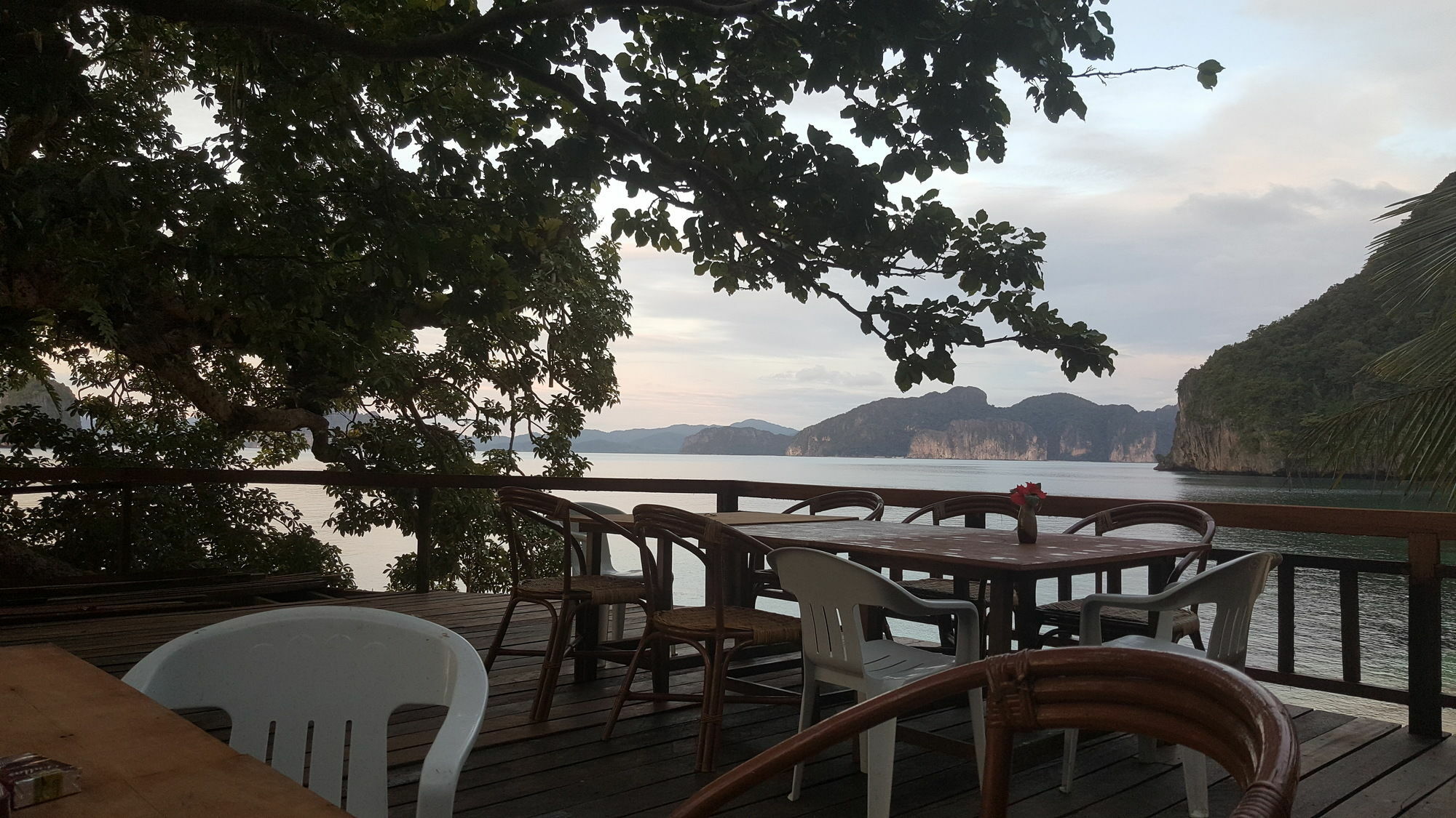 Alternative Beach Cottages El Nido Exterior photo