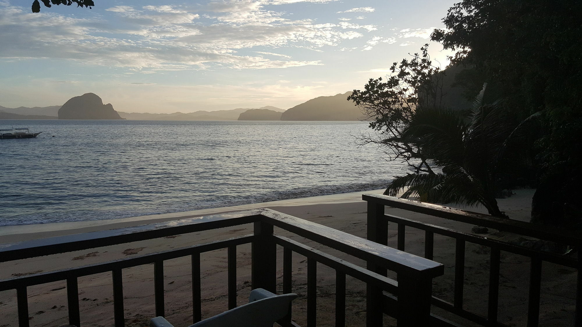 Alternative Beach Cottages El Nido Exterior photo