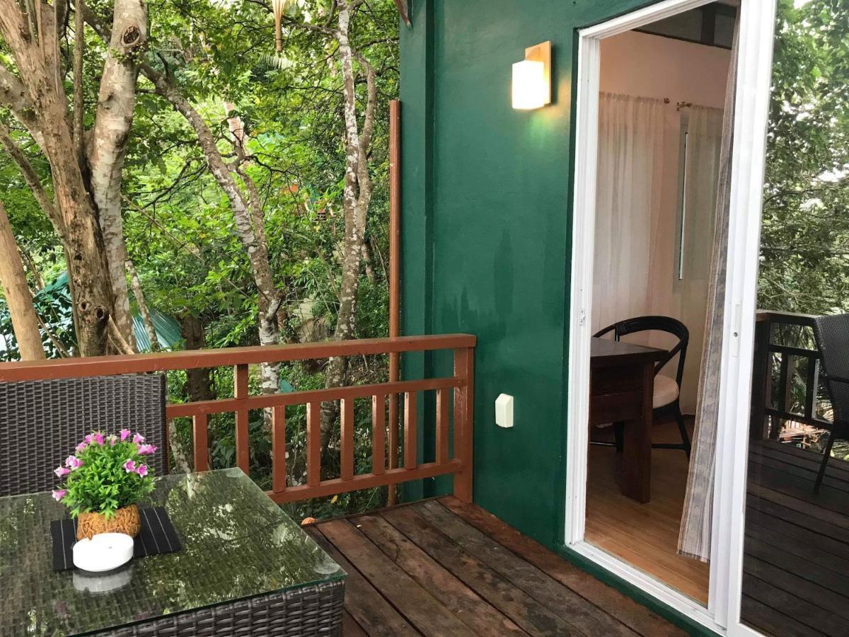 Alternative Beach Cottages El Nido Exterior photo
